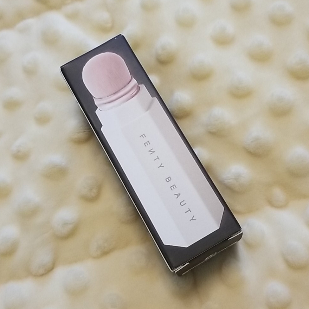 SOLD! Nib Fenty Beauty brush